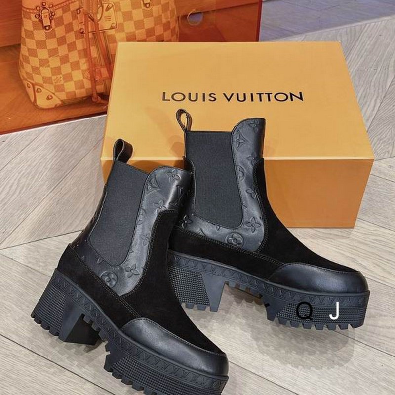 LV Women's Shoes 92